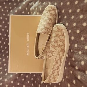 ✨️New✨️ Michael Kors Sneakers